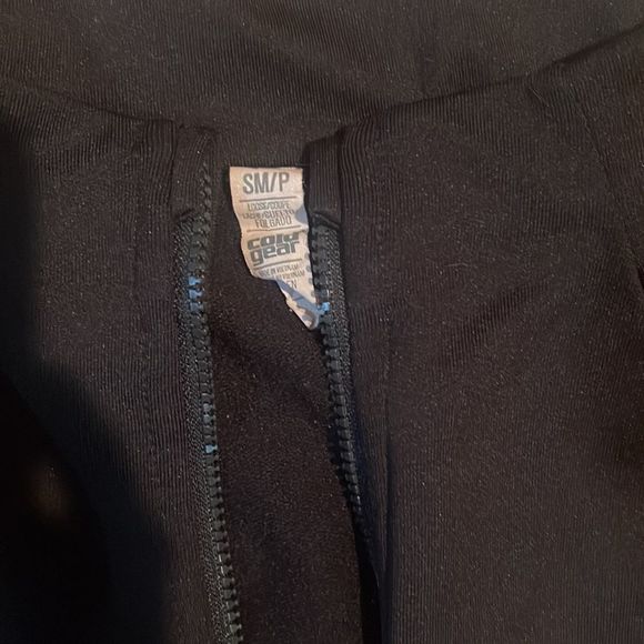 UnderArmour 1/4 zip  - Picture 2 of 2